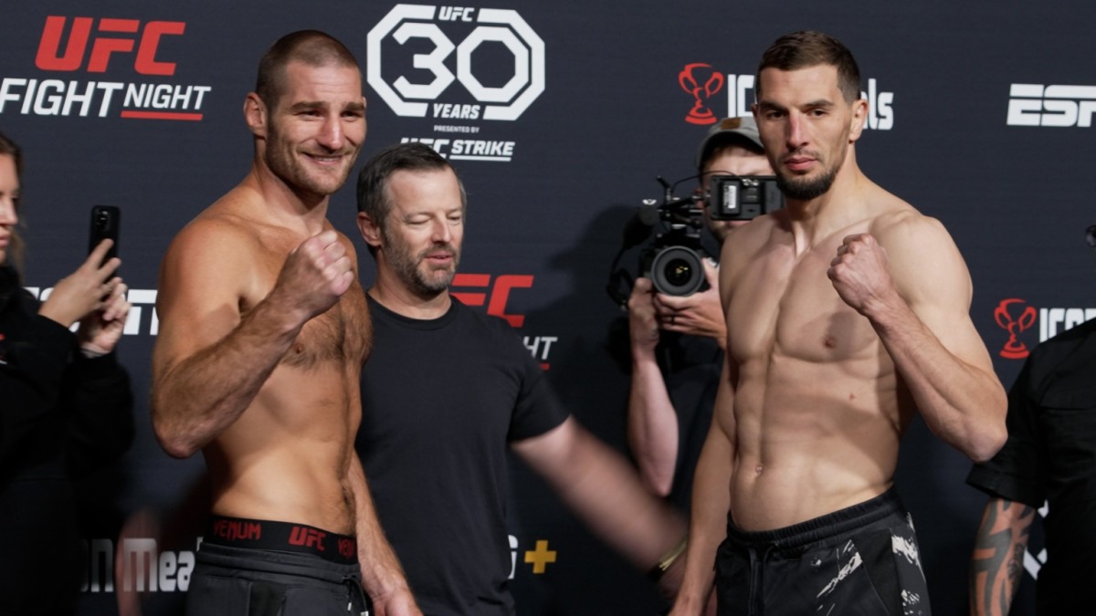 Sean Strickland and Abus Magomedov face off before UFC Vegas 76.